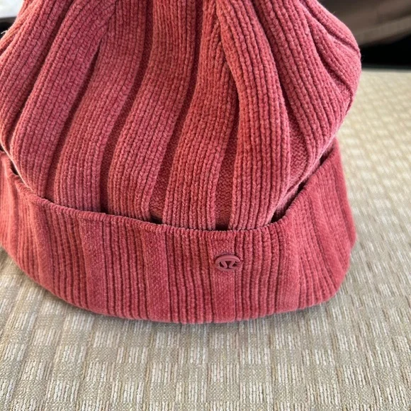 Lululemon Athletica Red Knit Hat with Faux Fur Pom - Picture 3 of 5